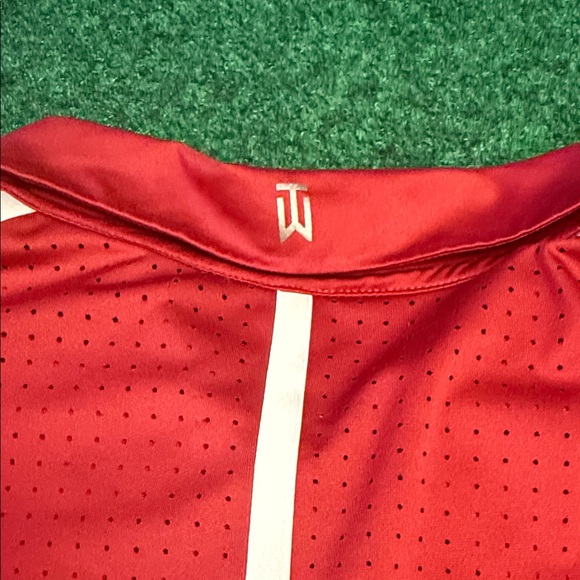 Tiger Woods Collection by Nike Polo (*ICONIC SUNDAY RED COLORWAY*) Size XL - Picture 6 of 7